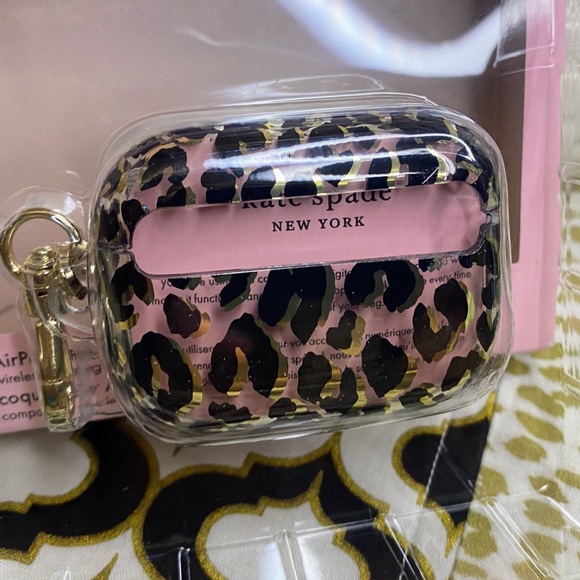 KATE SPADE LEOPARD PRINT AIRPODS PRO CASE WIRELESS CHARGING COMPATIBLE - Picture 5 of 10
